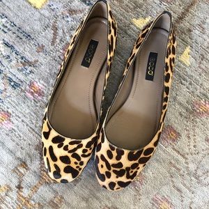 Ecco leopard print flats size 39/8-8.5